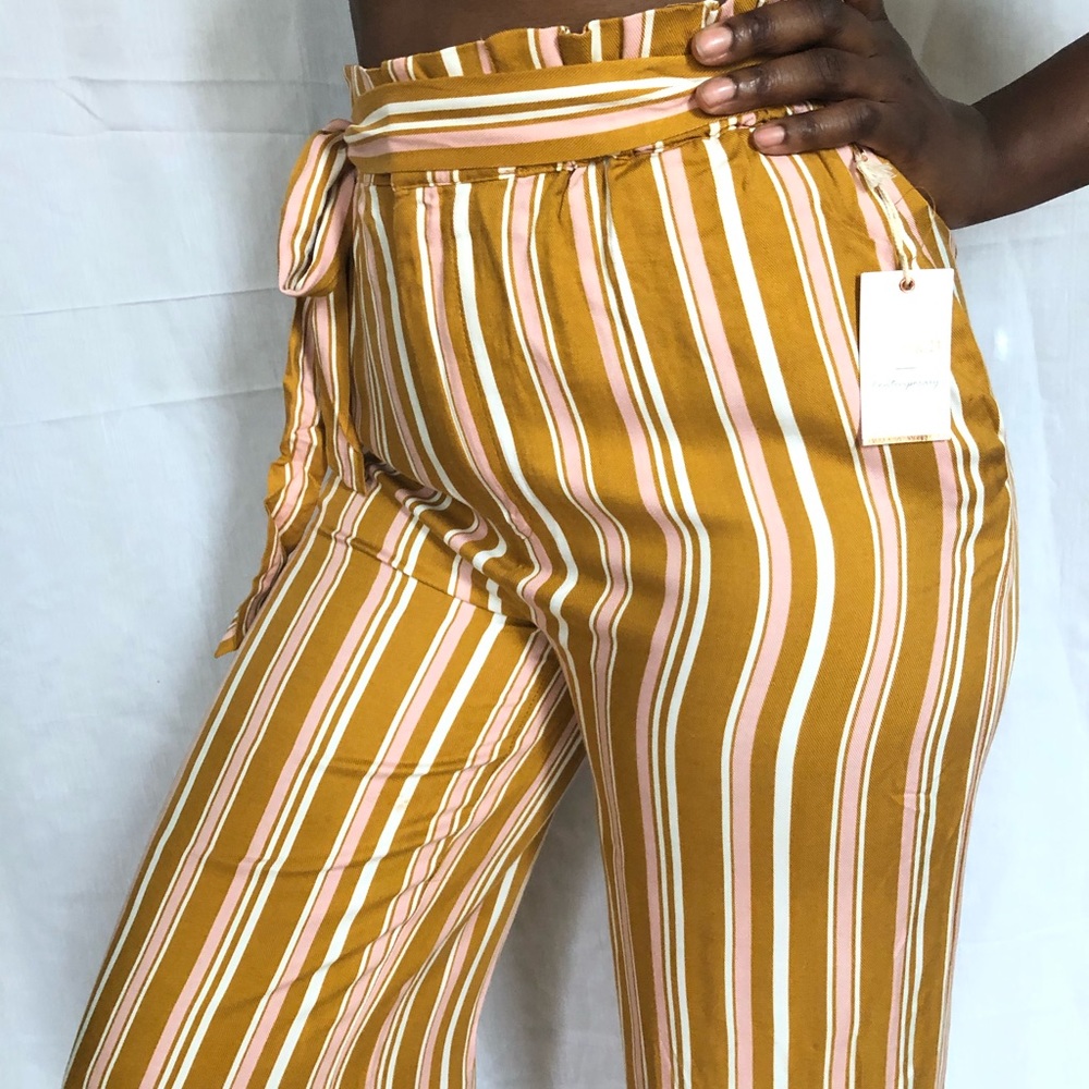 Yellow and White Stripped Flowy Tie Up Pant Size M